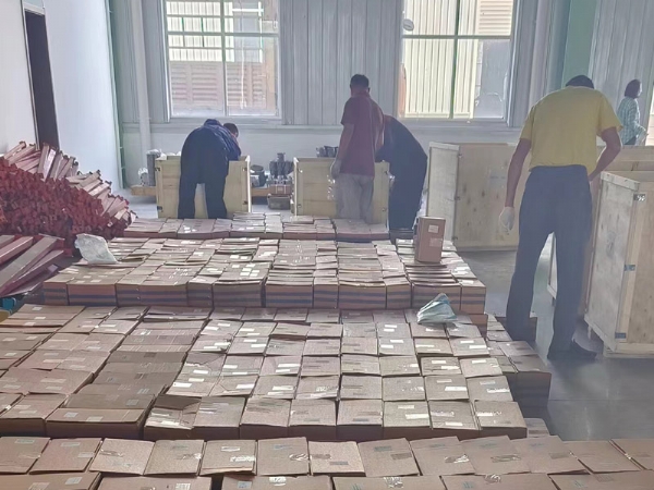 發(fā)貨現(xiàn)場(chǎng)